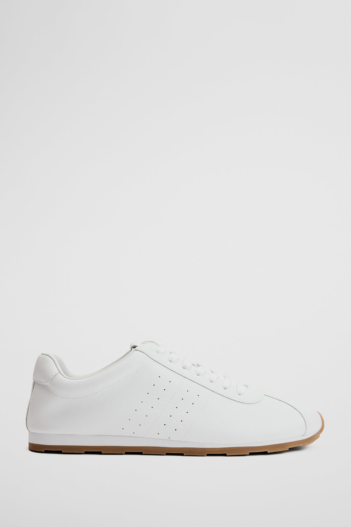 Dylan Sneaker